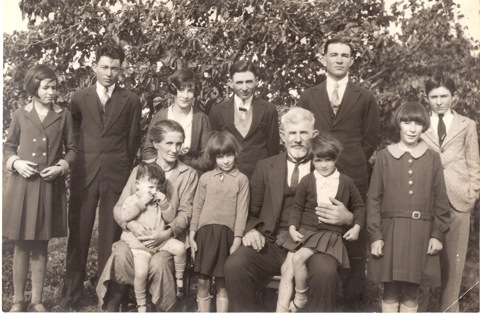 Mills family, Elbow Hill